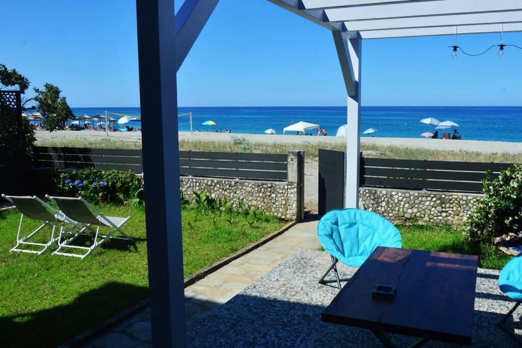 Amazing Beach House Chorefton Exterior photo